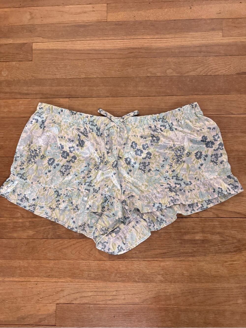 Adore Me Women's Floral Satin Ruffle Pajama Shorts - Size 0X
 b26